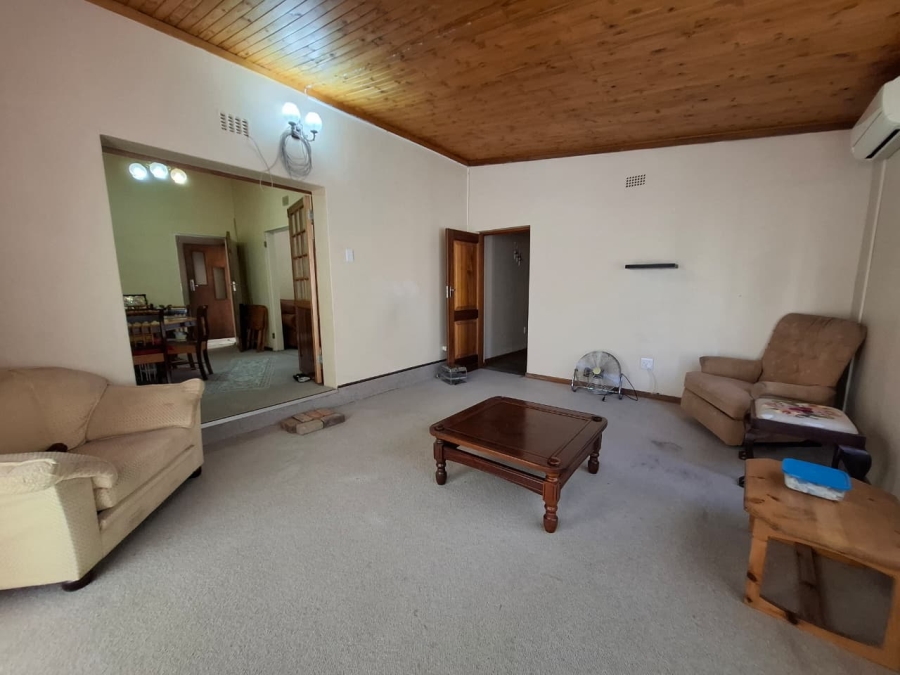 4 Bedroom Property for Sale in Generaal De Wet Free State